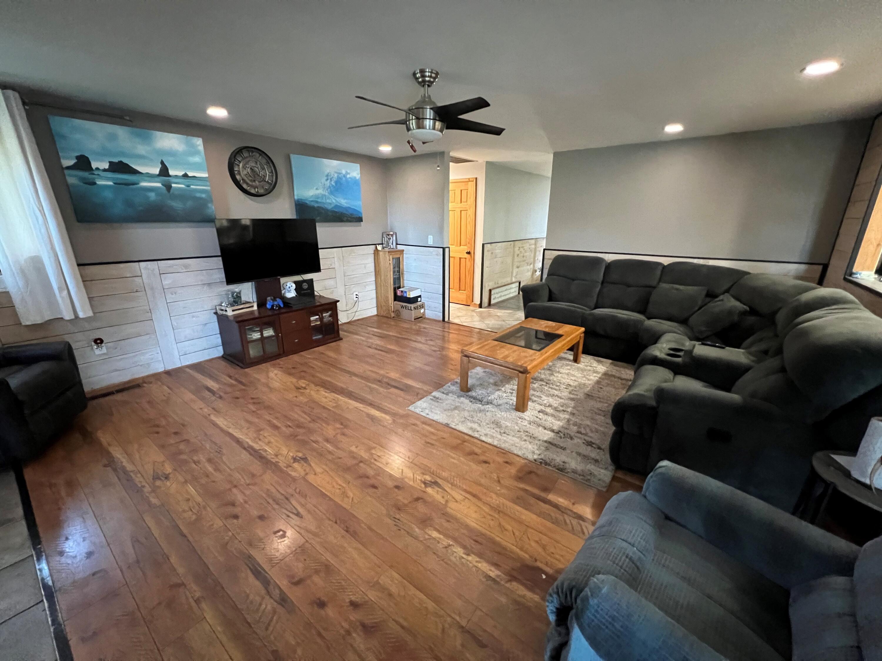 7705 Lost River Road Klamath Falls, OR 97603 - Photo 15 of 42 36