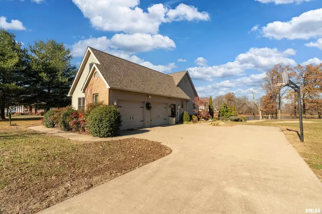 $465,000 | 8365 Lonesome Dove Lane, Du Quoin, IL 62832