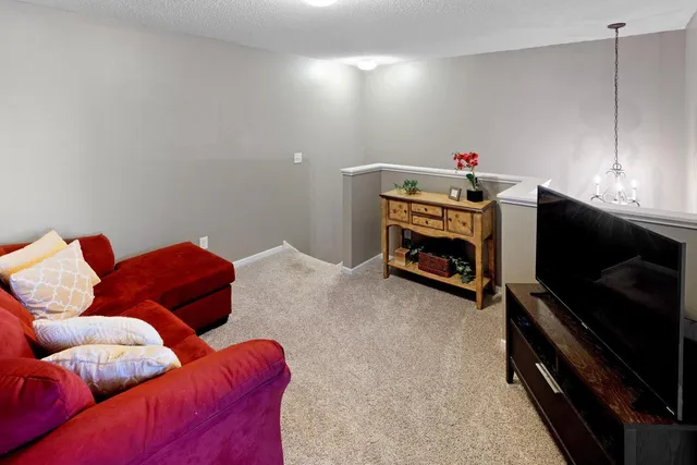 $287,500 | 18122 69th Place North, Maple Grove, MN 55311