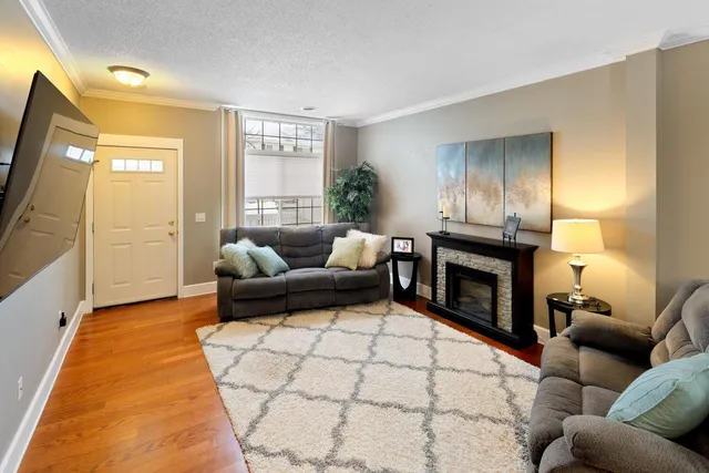 $287,500 | 18122 69th Place North, Maple Grove, MN 55311