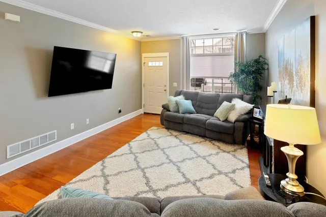 $287,500 | 18122 69th Place North, Maple Grove, MN 55311