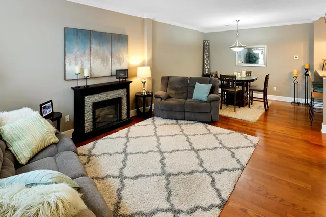 $287,500 | 18122 69th Place North, Maple Grove, MN 55311