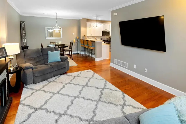 $287,500 | 18122 69th Place North, Maple Grove, MN 55311