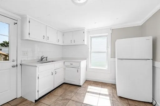 $2,100 | 8 Cedar Court, Unit 2, Lowell, MA 01852