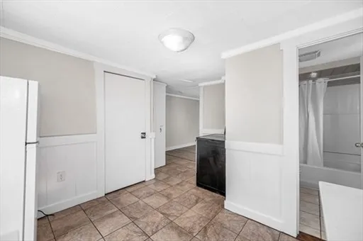 $2,100 | 8 Cedar Court, Unit 2, Lowell, MA 01852