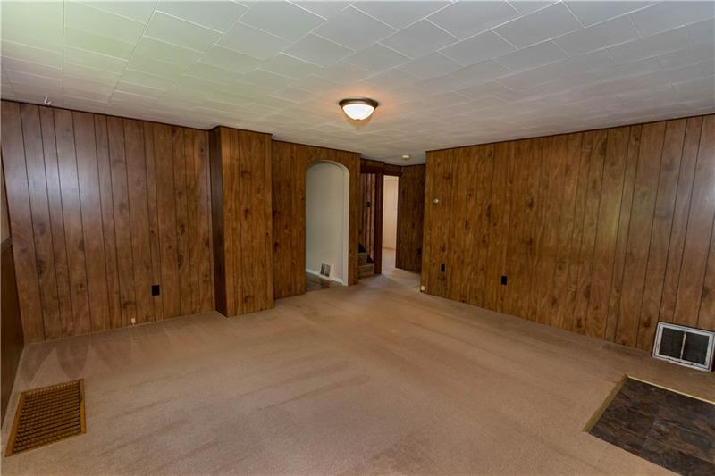 150 Elliotsville Road Farmington, PA 15437 - Photo 4 of 20 Gallery Image 4
