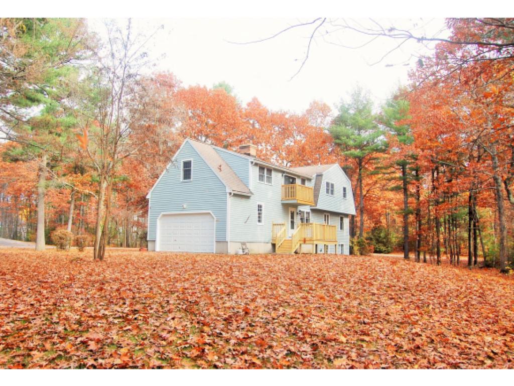 41 Blossom Road Windham, NH 03087 - Photo 4 of 36