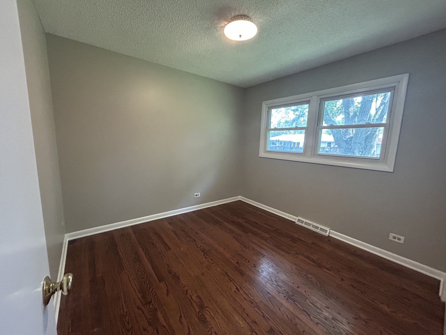 1716 Maple Lane Elgin, IL 60123 - Photo 9 of 17