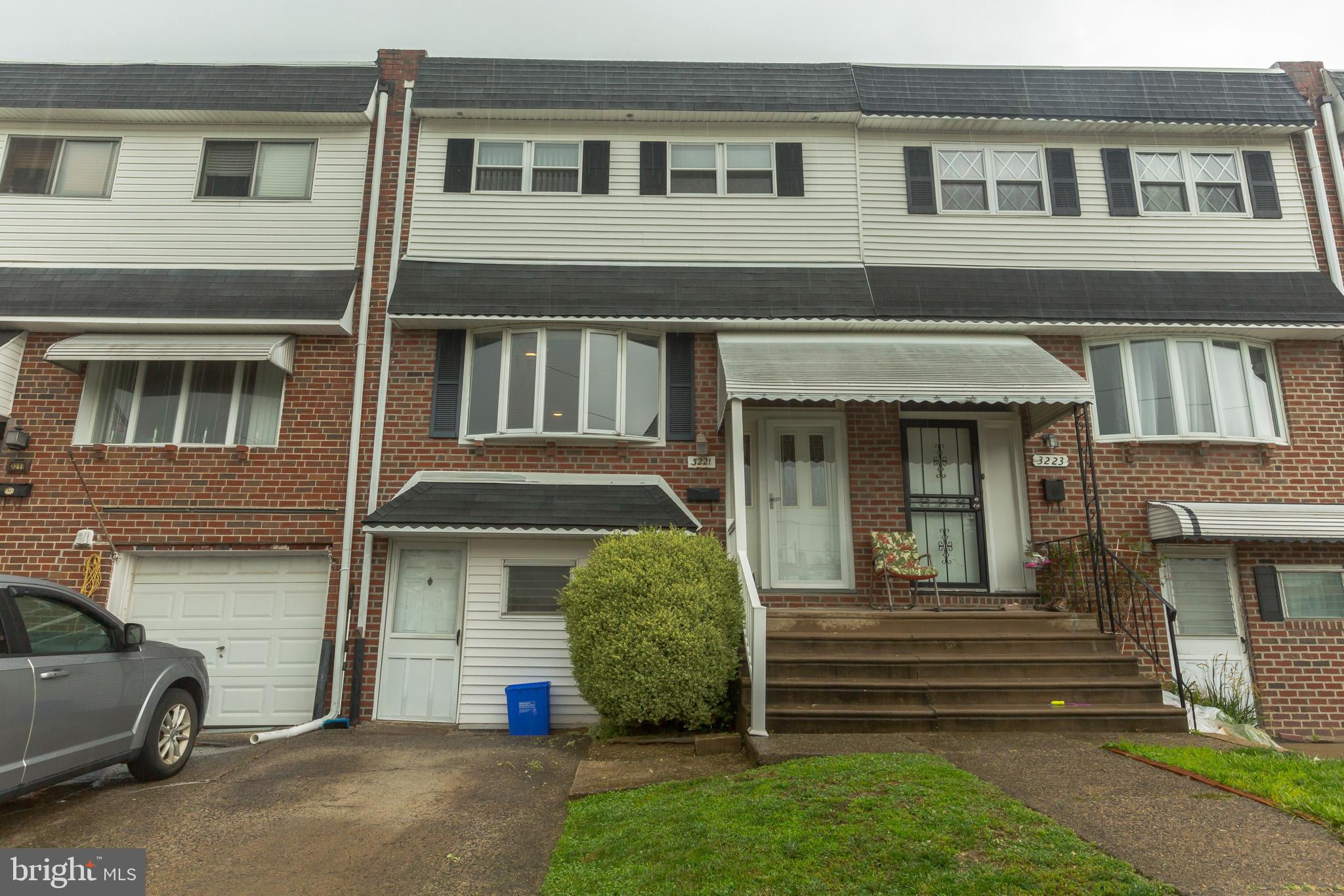 3221 Morning Glory Road Philadelphia, PA 19154 - Photo 2 of 28