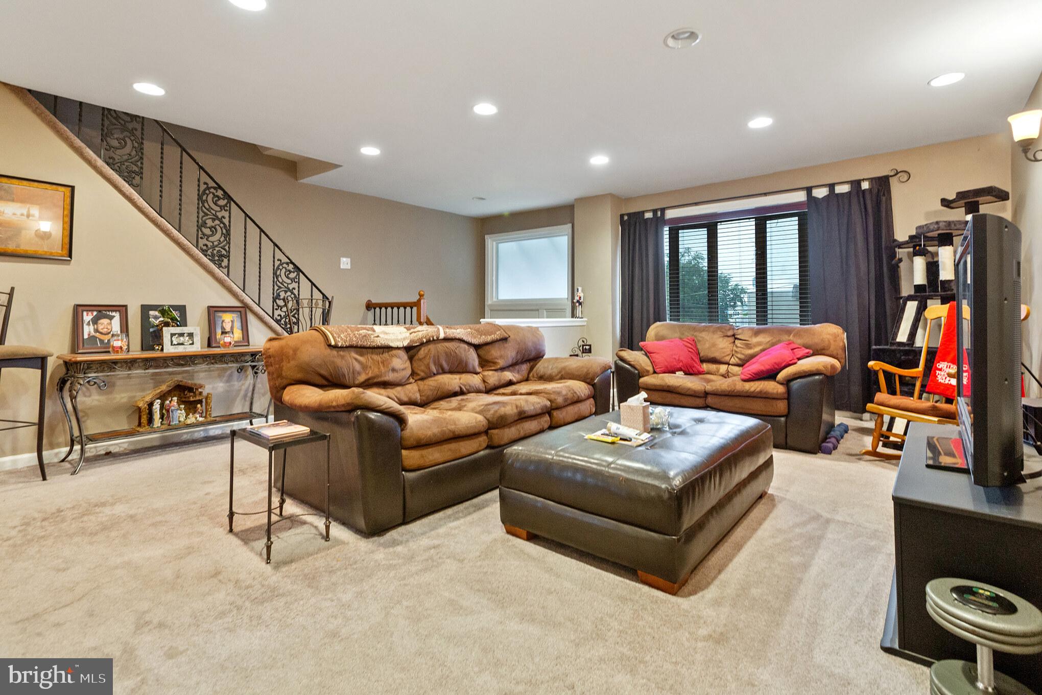 3221 Morning Glory Road Philadelphia, PA 19154 - Photo 4 of 28