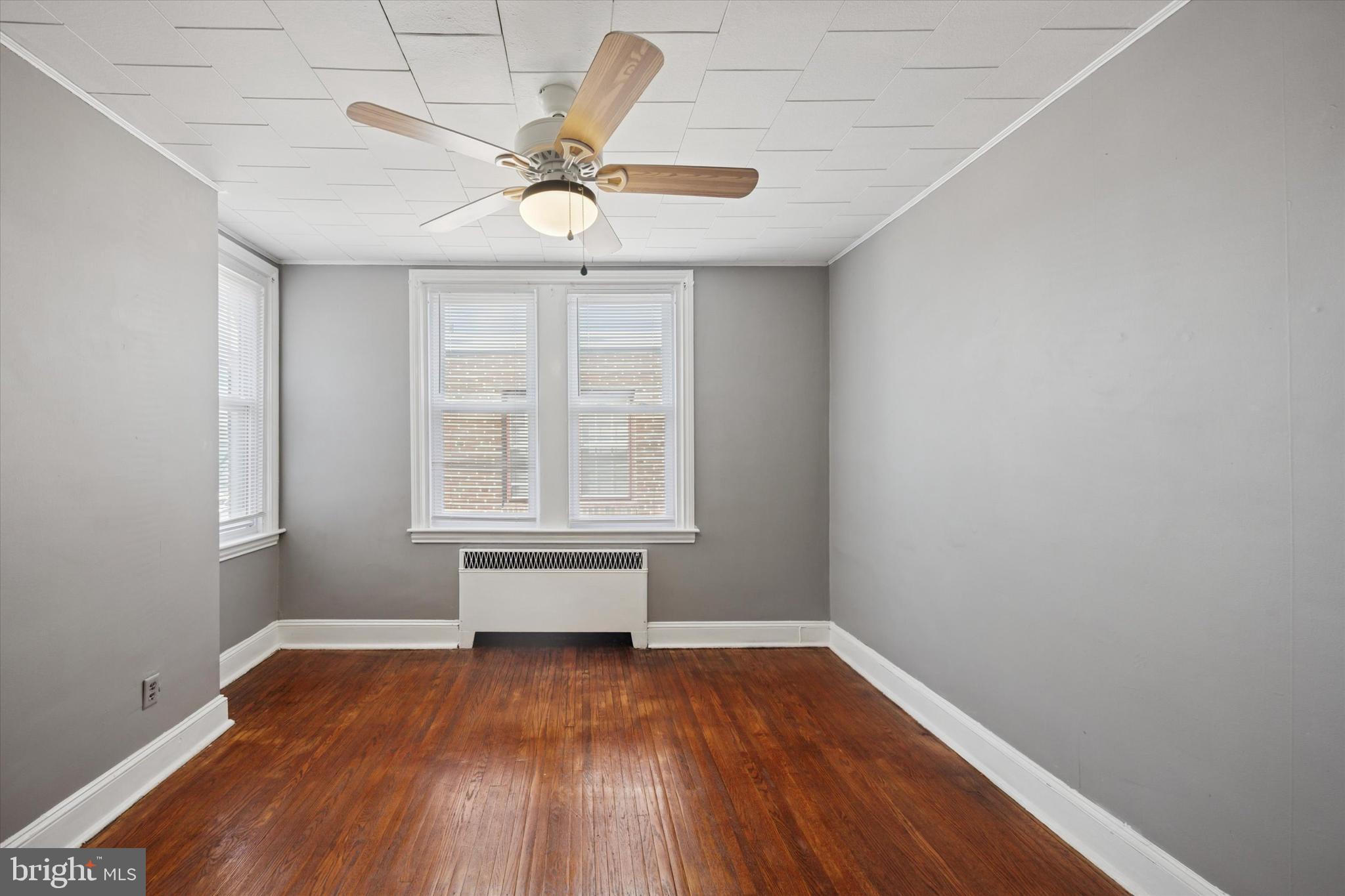 214 North Lynn Boulevard Upper Darby, PA 19082 - Photo 20 of 28 Middle Bedroom