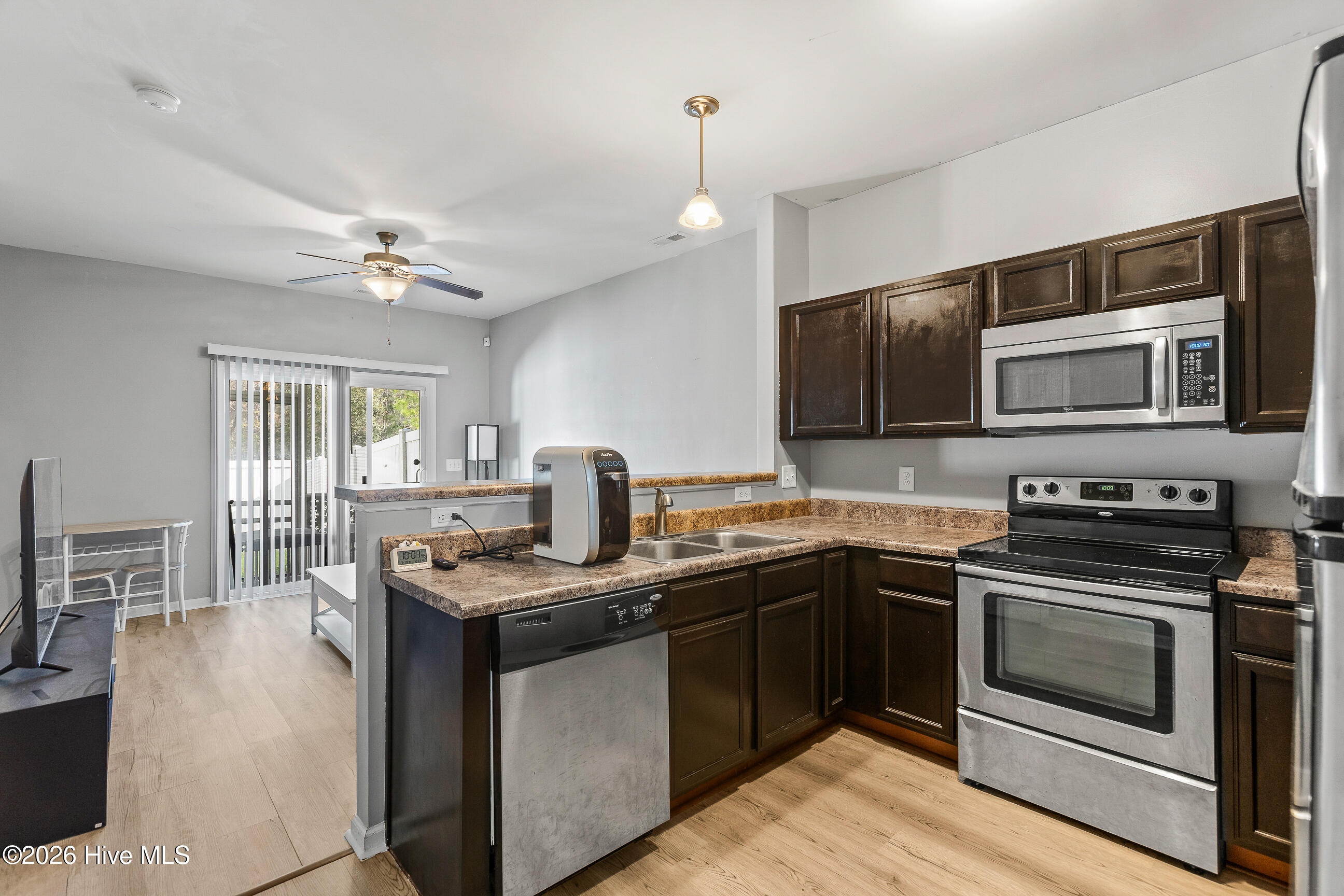 264 Caldwell Loop Jacksonville, NC 28546 - Photo 6 of 27 01-6