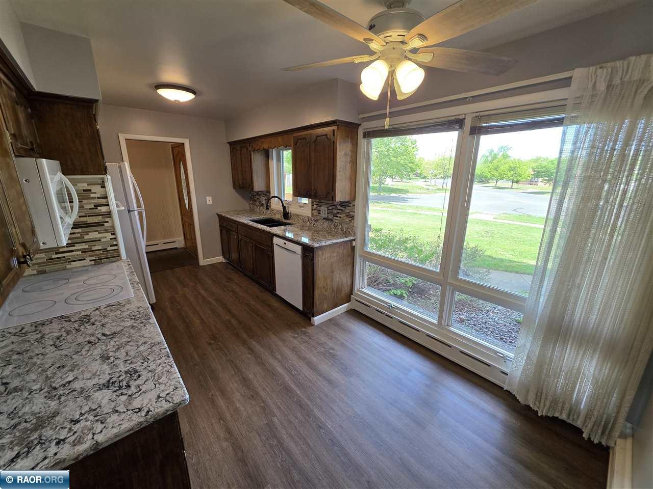 302 North Inner Drive Hibbing, MN 55746 - Photo 11 of 35