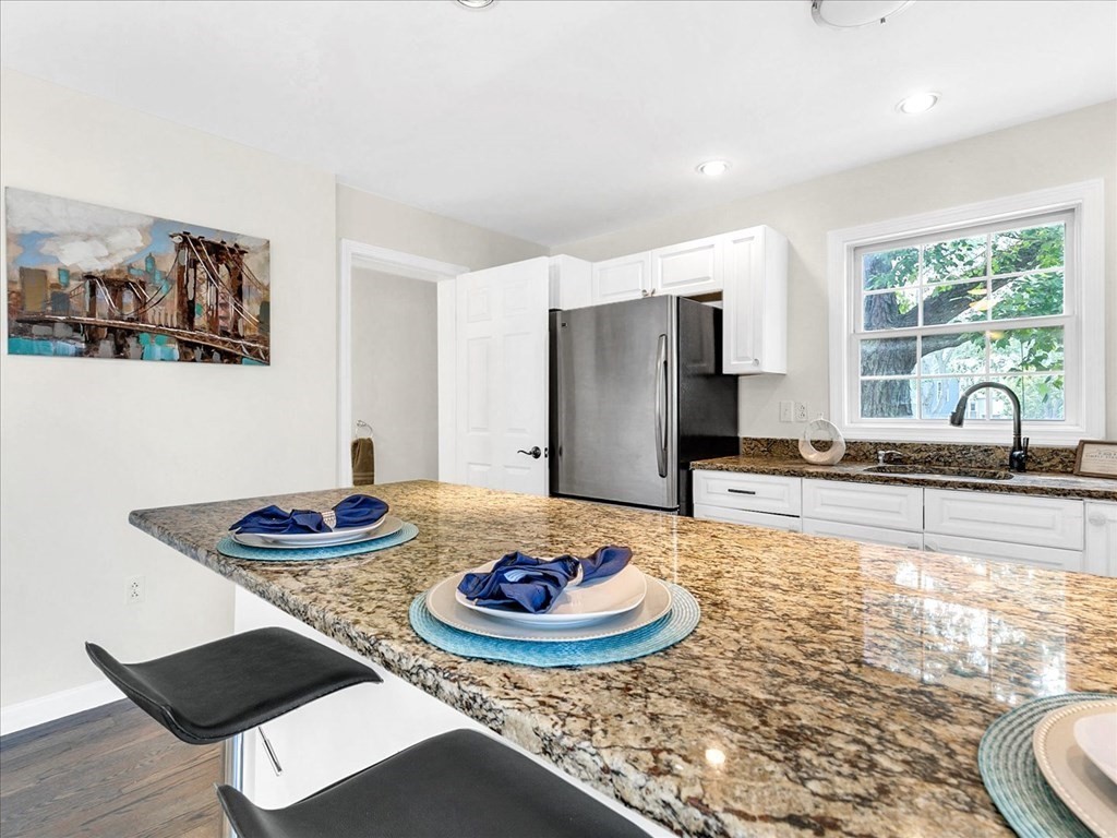 19 Track Road Reading, MA 01867 - Photo 11 of 35