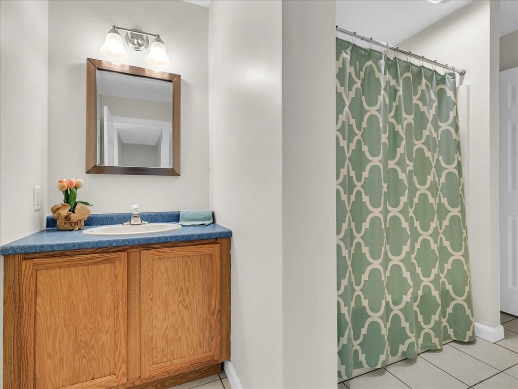 19 Track Road Reading, MA 01867 - Photo 24 of 35