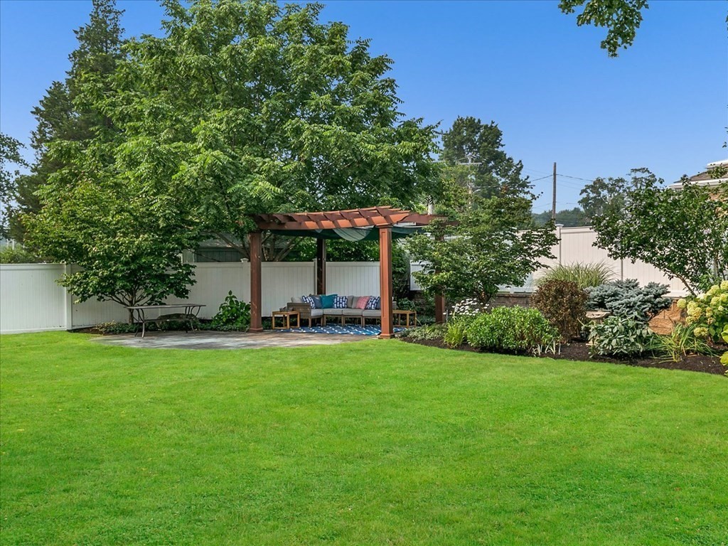 19 Track Road Reading, MA 01867 - Photo 31 of 35