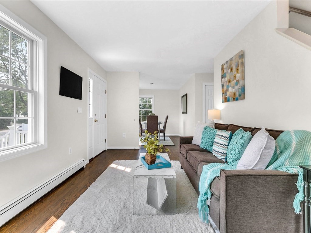 19 Track Road Reading, MA 01867 - Photo 5 of 35