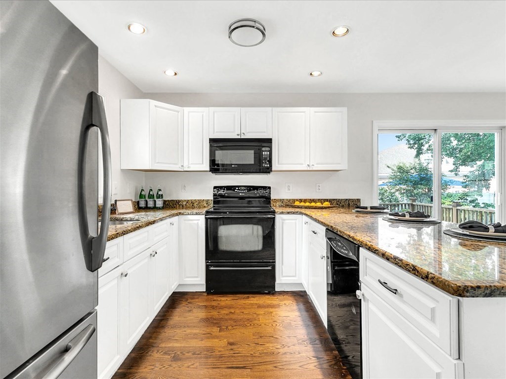 19 Track Road Reading, MA 01867 - Photo 9 of 35