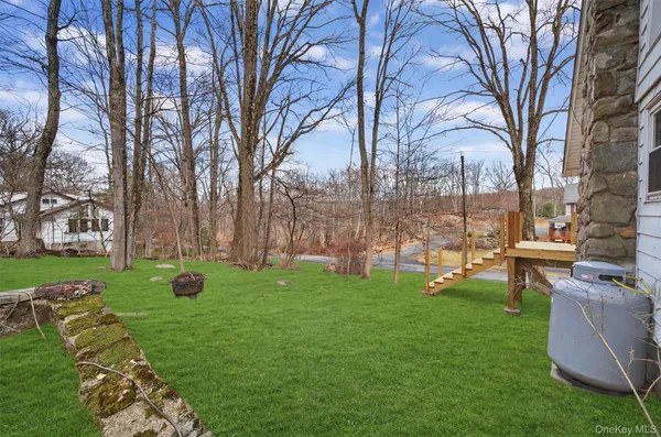 a view of a garden with trees