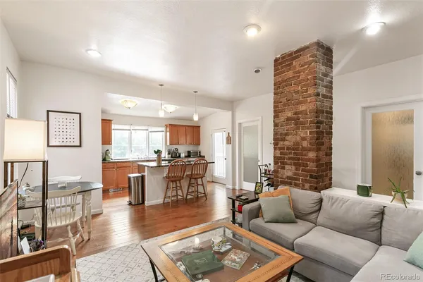 $1,200,000 | 208 South Lincoln Street, Denver, CO 80209
