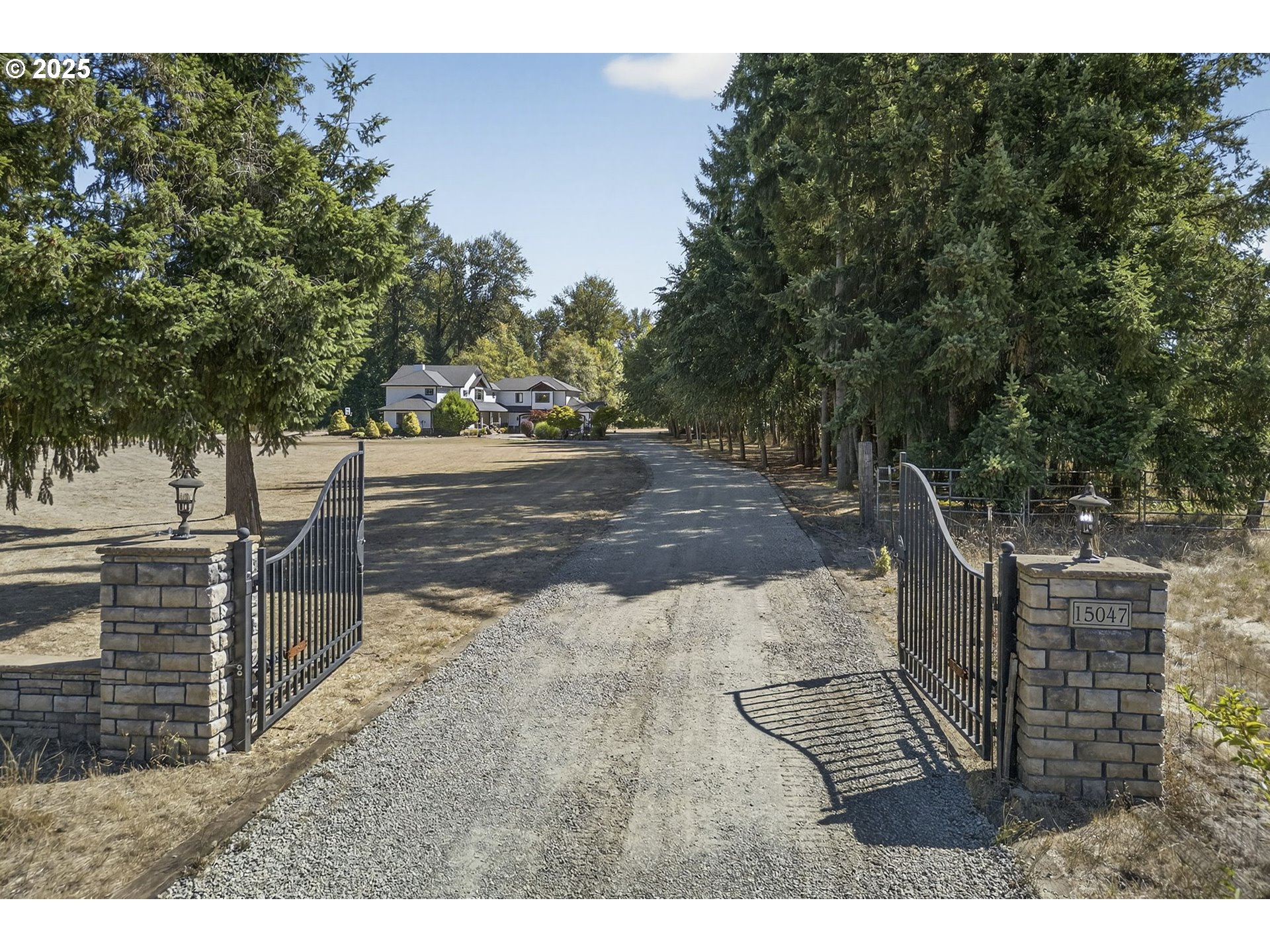 15047 South Macksburg Road Mulino, OR 97042 - Photo 2 of 48 Driveway