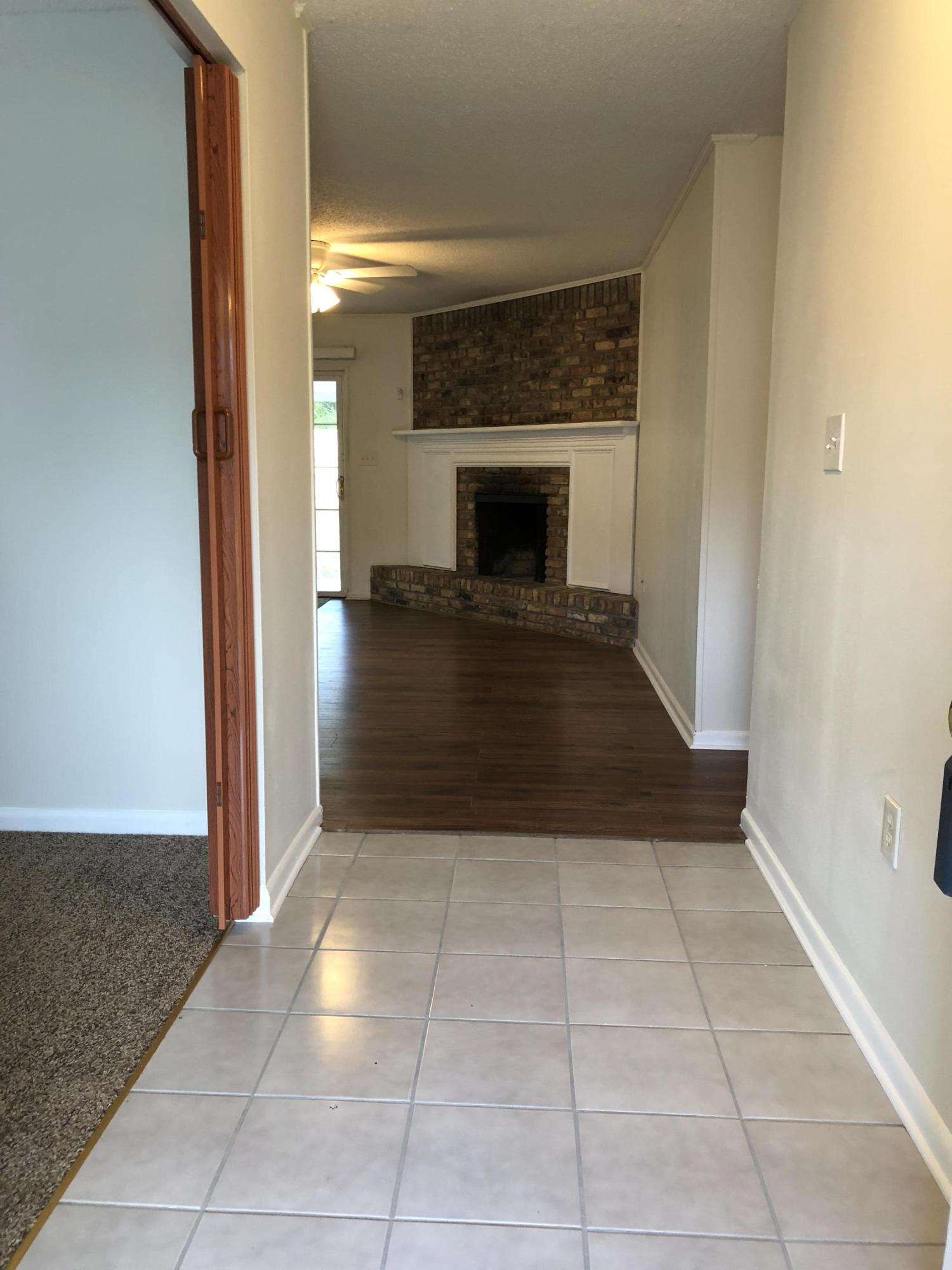 71 Country Club Road Shalimar, FL 32579 - Photo 4 of 46