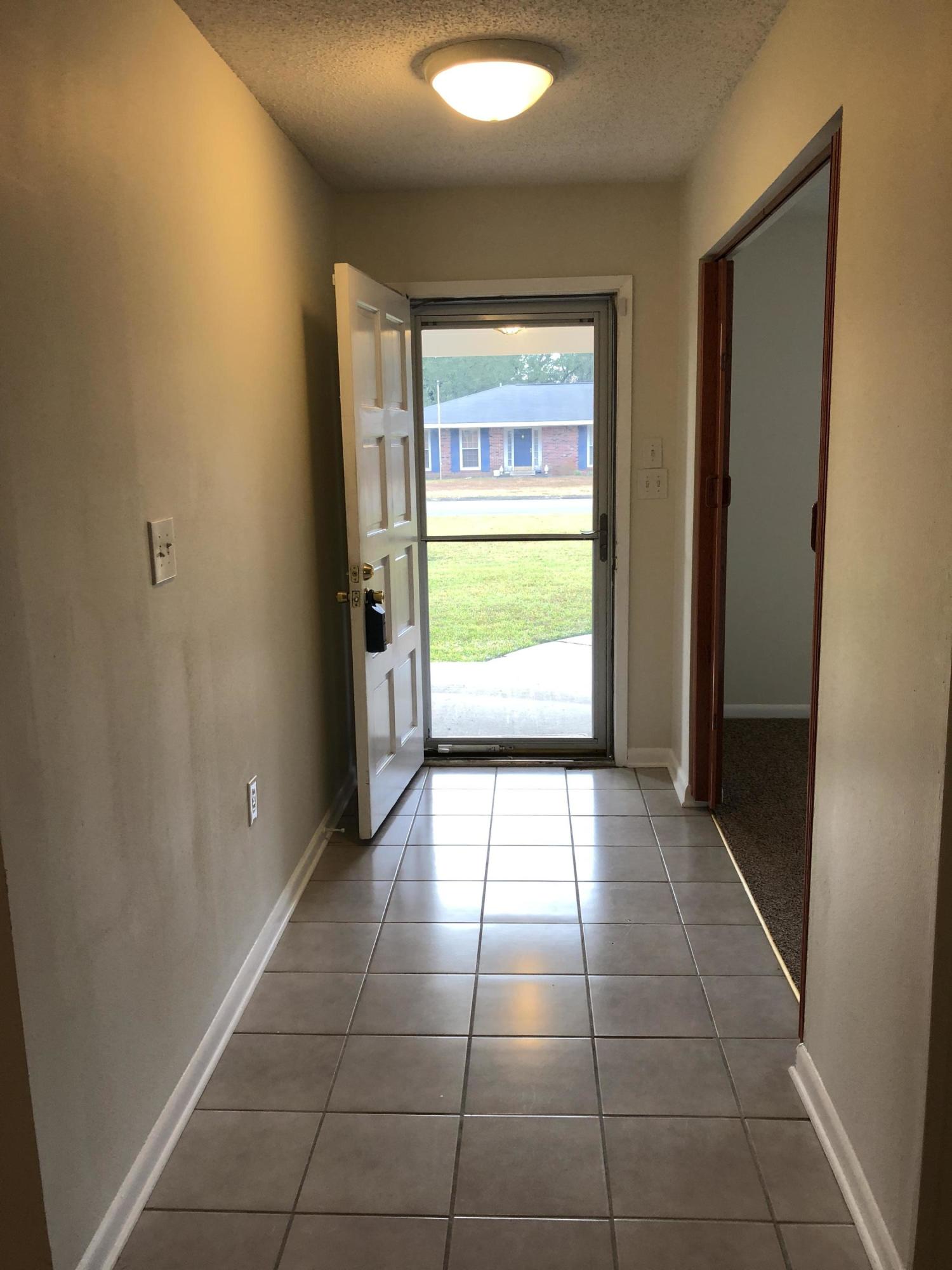 71 Country Club Road Shalimar, FL 32579 - Photo 5 of 46
