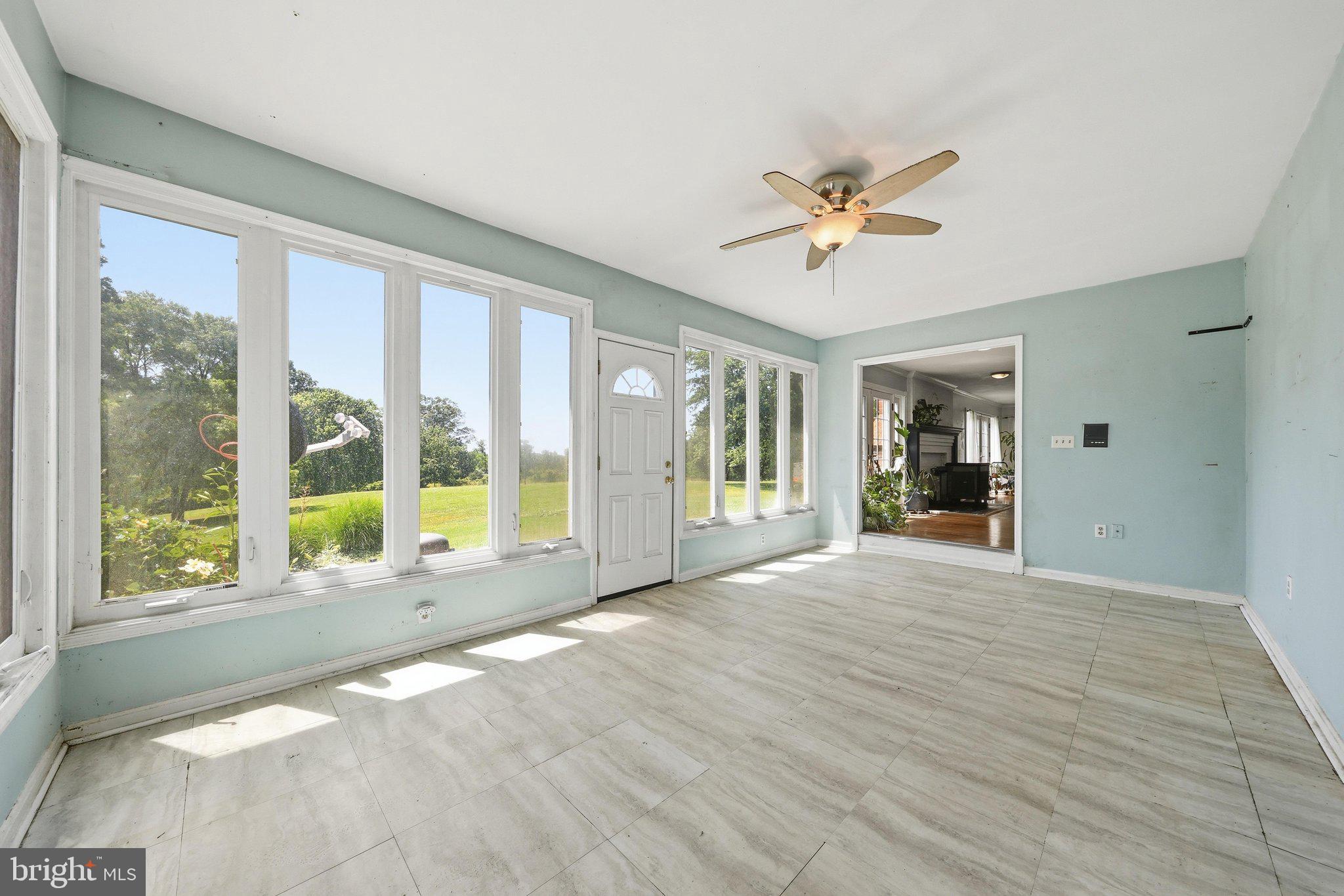 325 East Mountain Road Knoxville, MD 21758 - Photo 20 of 54 Sun Room