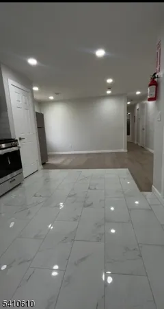 $2,100 | 178 3rd Street, Unit 3, Elizabeth Port, NJ 07206