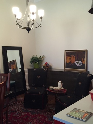 1016 West Madison Street, Unit 2S Chicago, IL 60607 - Photo 8 of 20 a living room with furniture and a mirror