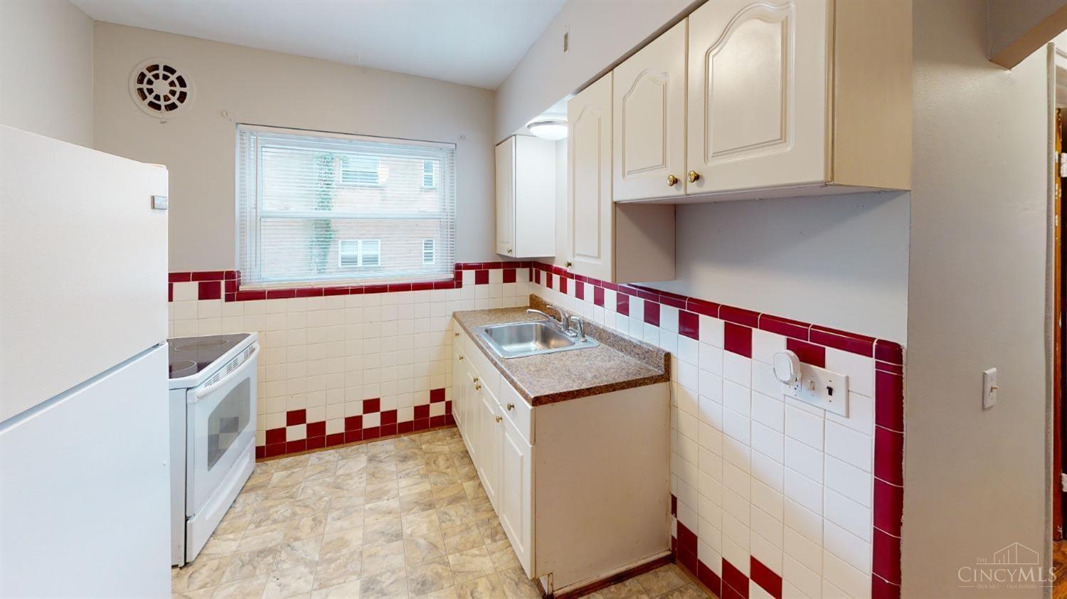 4437 Ridgeview Avenue Cincinnati, OH 45238 - Photo 12 of 27 Gallery Image 12