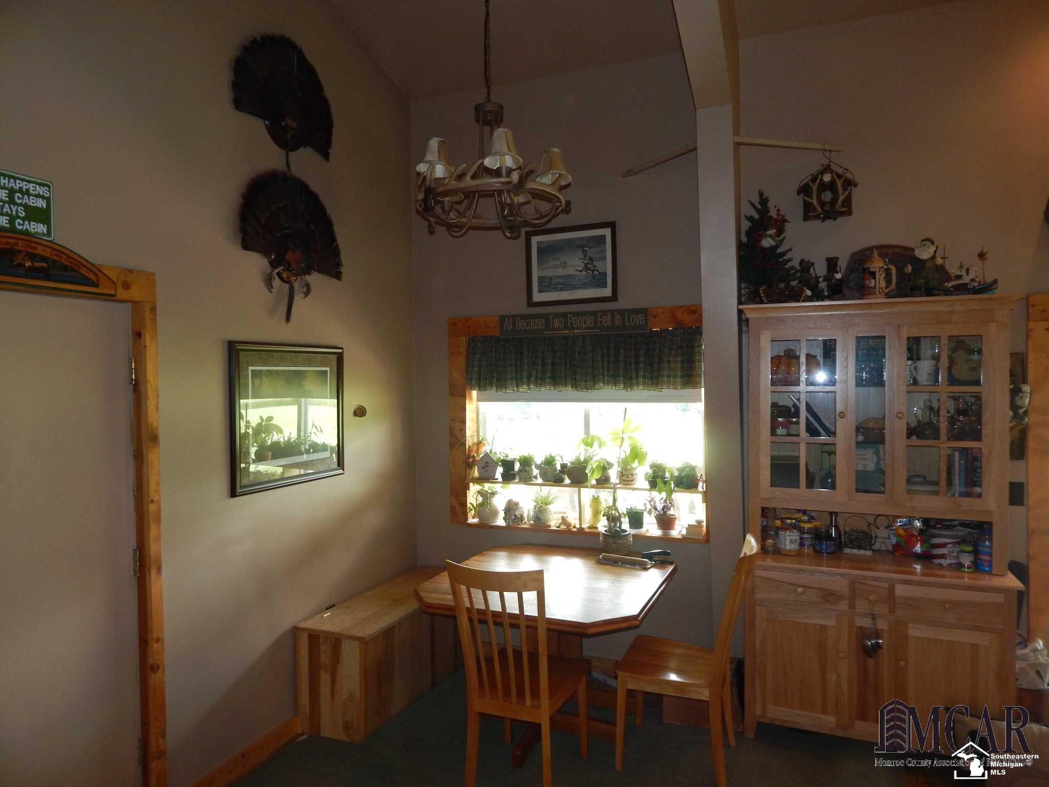 12695 West Carleton Road Clayton, MI 49235 - Photo 9 of 38 dining area