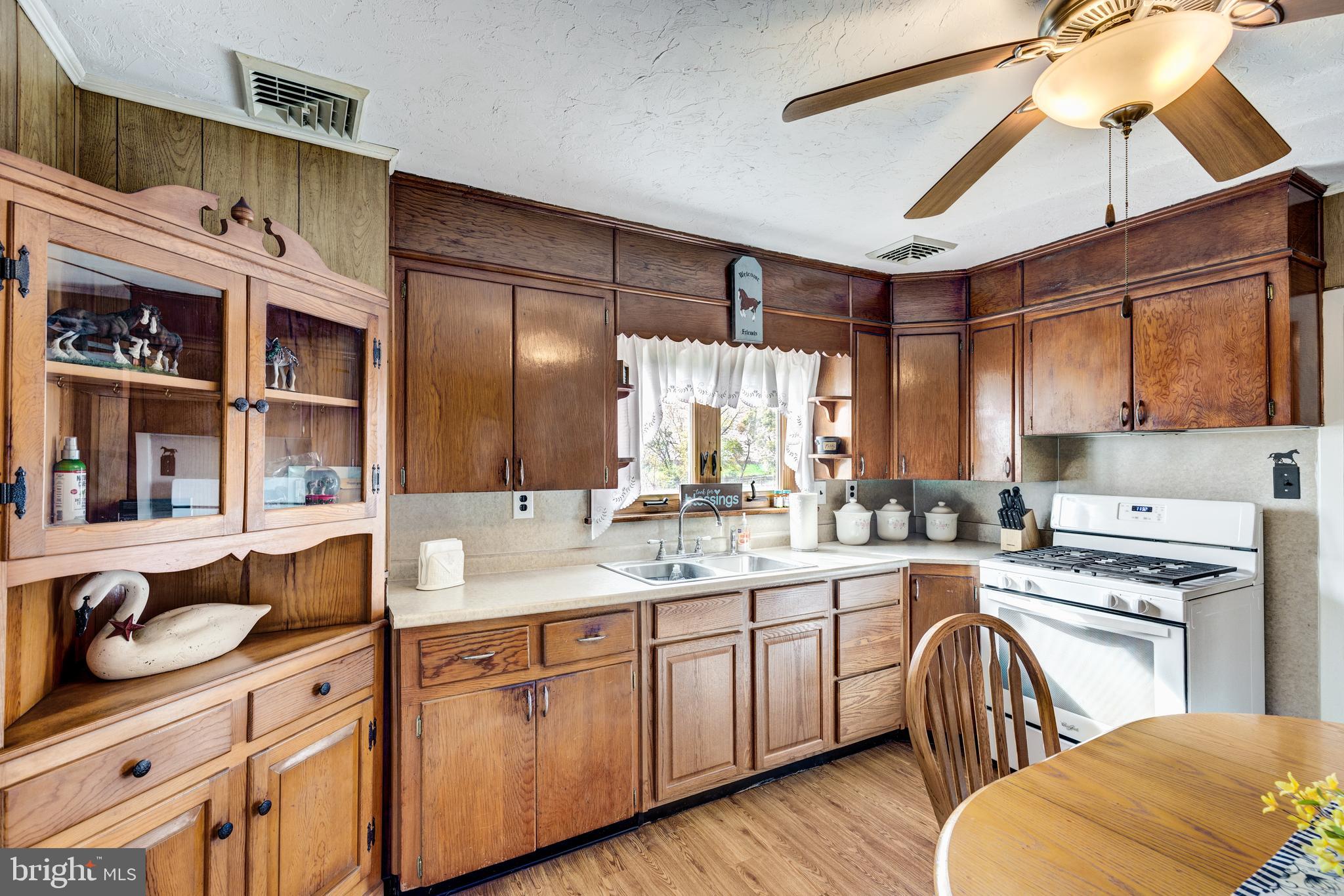 4924 Harney Road Taneytown, MD 21787 - Photo 18 of 70