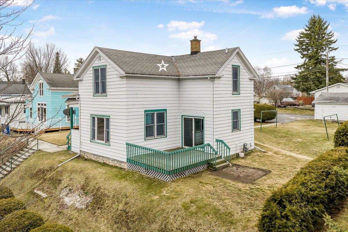 711 Milwaukee Street Kewaunee, WI 54216 - Photo 3 of 40