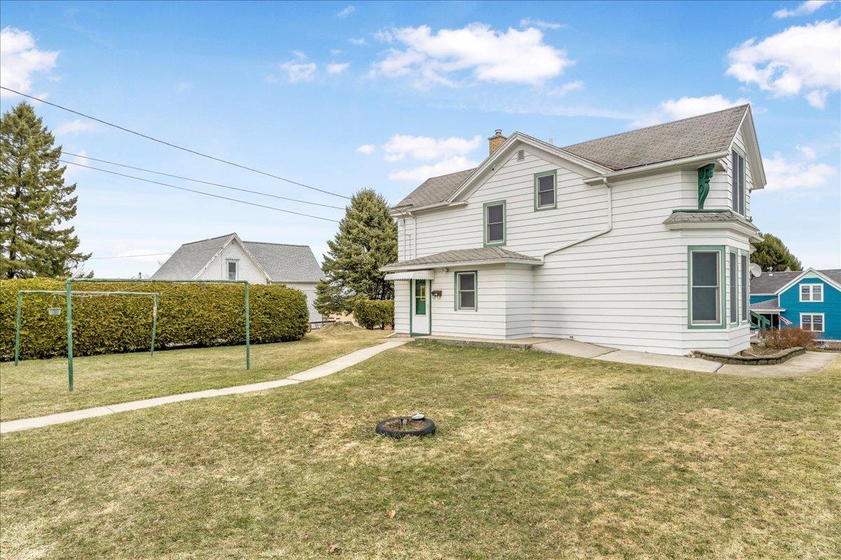 711 Milwaukee Street Kewaunee, WI 54216 - Photo 4 of 40