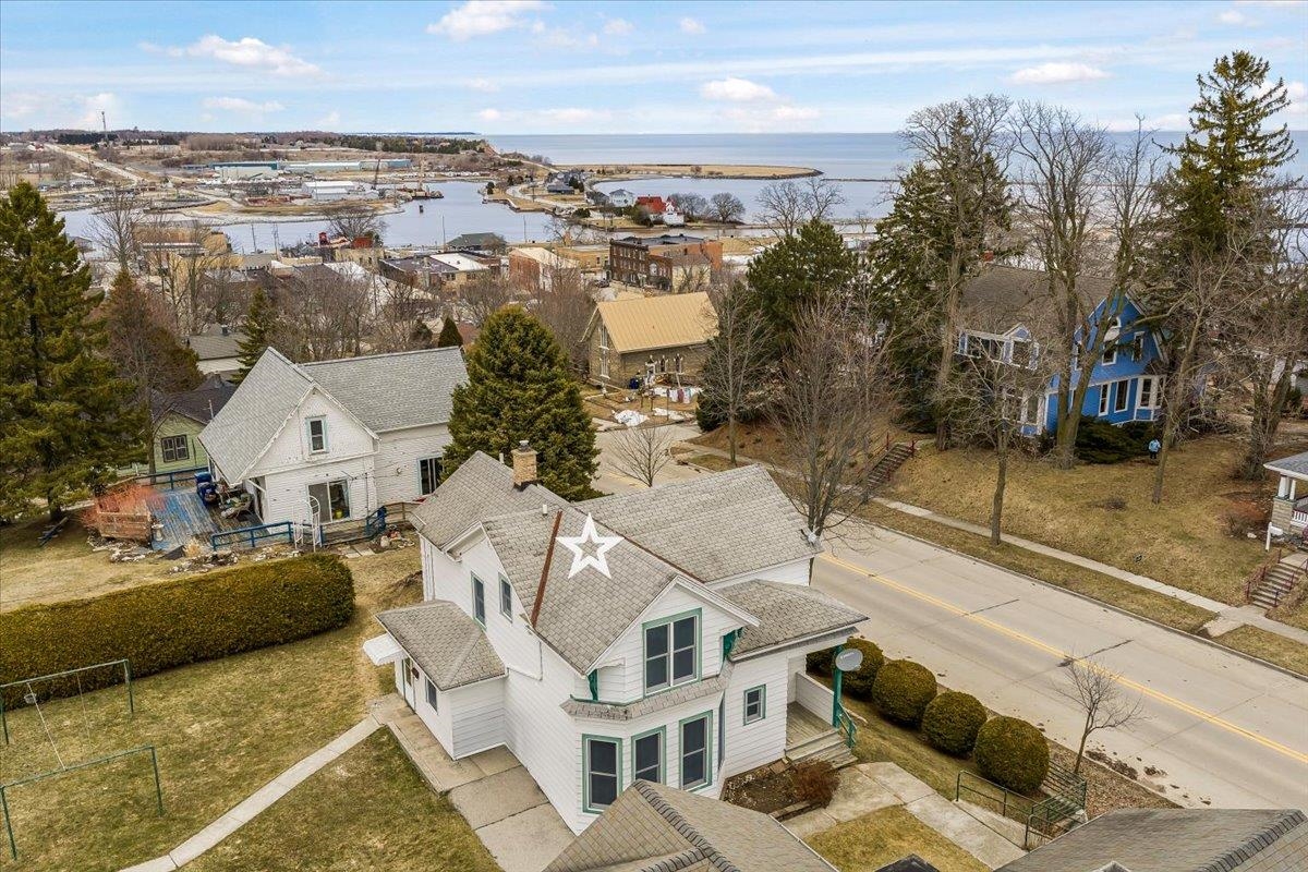 711 Milwaukee Street Kewaunee, WI 54216 - Photo 5 of 40
