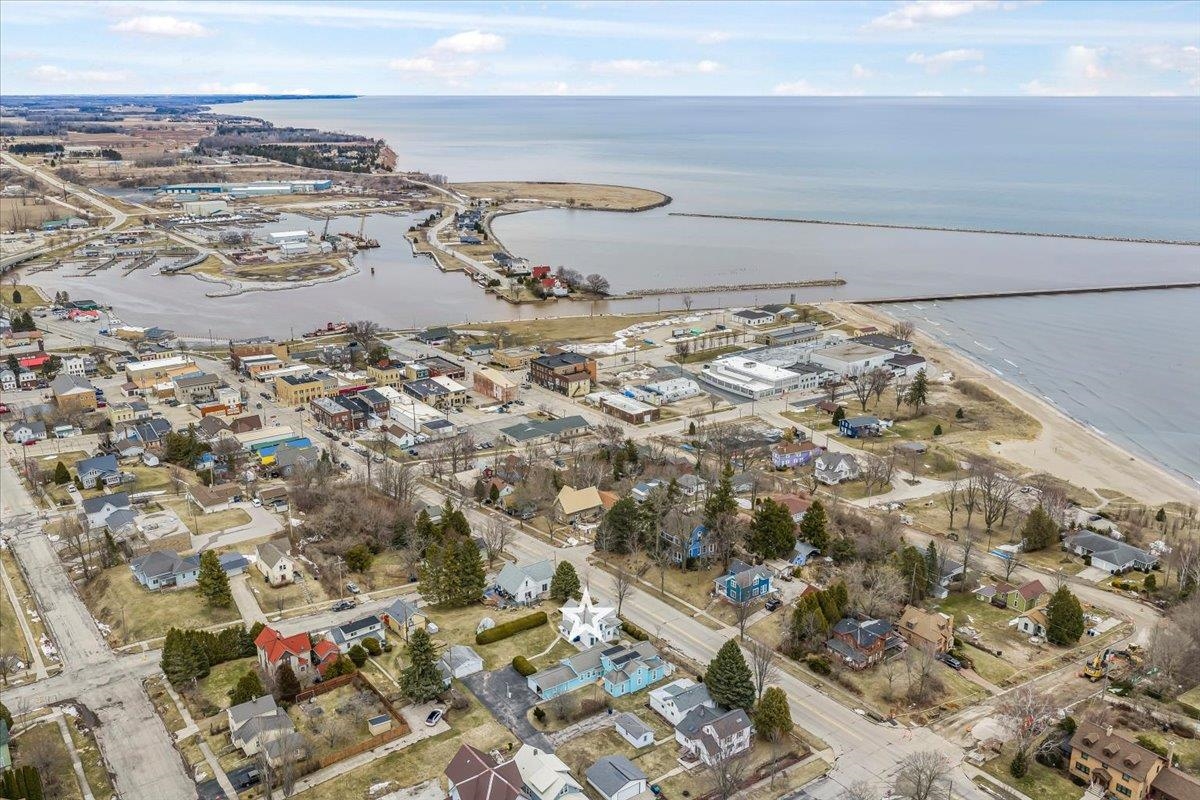 711 Milwaukee Street Kewaunee, WI 54216 - Photo 6 of 40