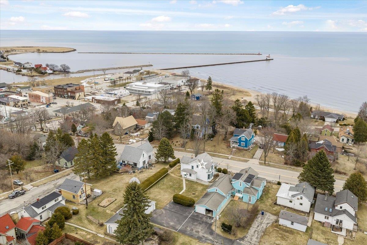 711 Milwaukee Street Kewaunee, WI 54216 - Photo 8 of 40