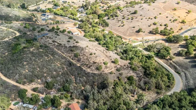 $1,100,000 | 28720 North Twin Oaks Valley Road, Vista, CA 92084