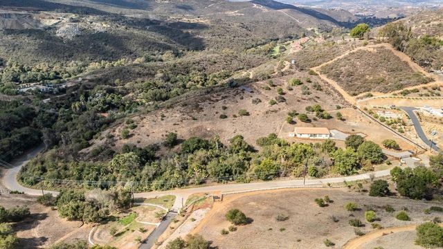 $1,100,000 | 28720 North Twin Oaks Valley Road, Vista, CA 92084