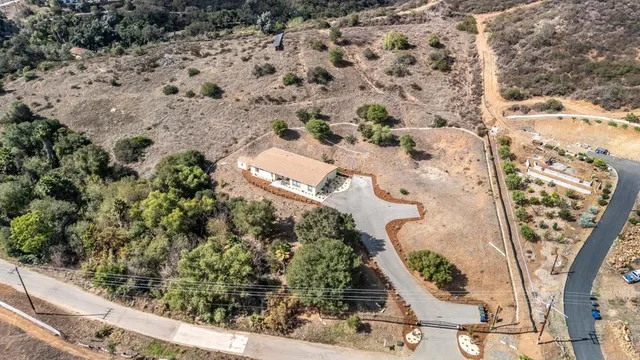 $1,100,000 | 28720 North Twin Oaks Valley Road, Vista, CA 92084
