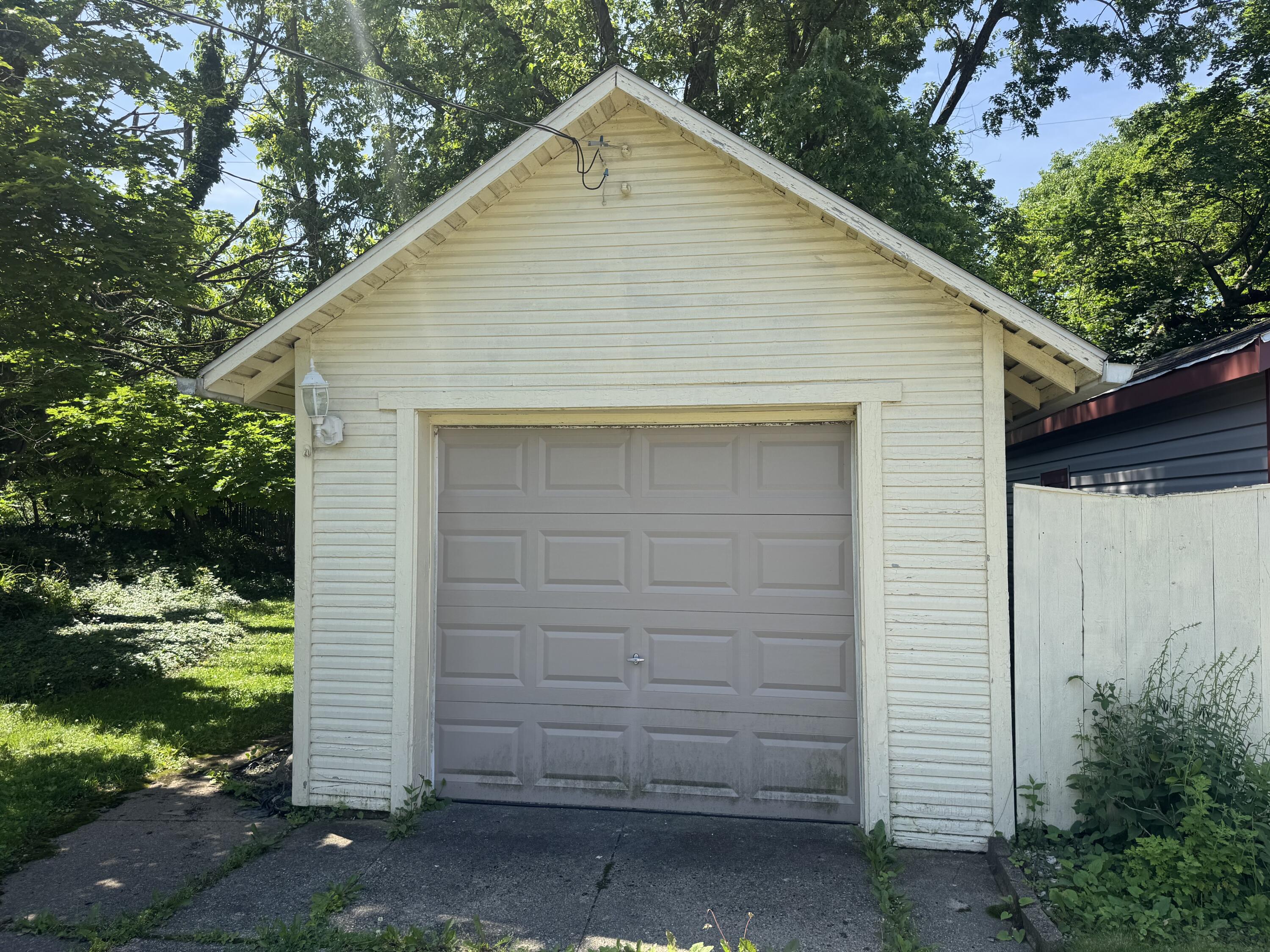 375 Ridge Road Springfield, OH 45503 - Photo 5 of 23
