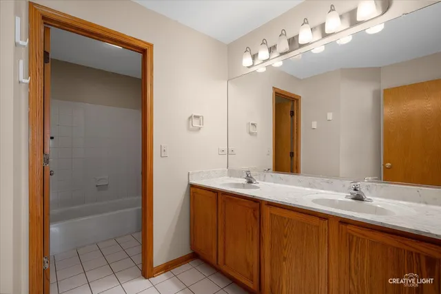 $425,000 | 5304 Kingsbury Estates Drive, Plainfield, IL 60586