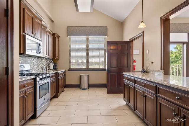 $425,000 | 5304 Kingsbury Estates Drive, Plainfield, IL 60586