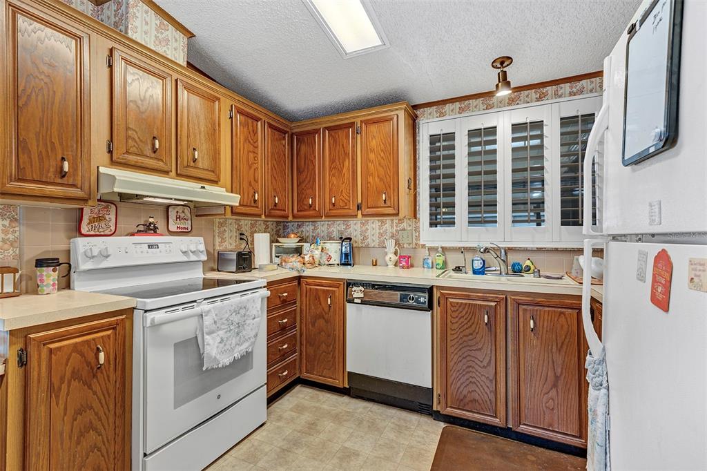 3033 Myakka River Road Tavares, FL 32778 - Photo 15 of 55