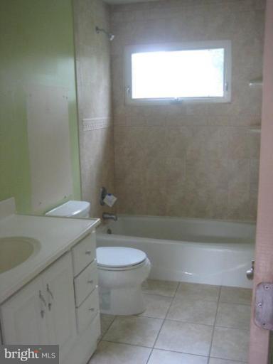 107 North Sycamore Road Sterling, VA 20164 - Photo 3 of 10 Bathroom