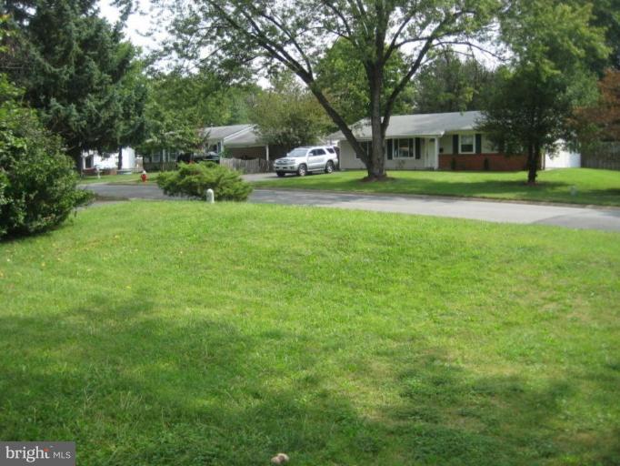 107 North Sycamore Road Sterling, VA 20164 - Photo 10 of 10 Exterior - street view