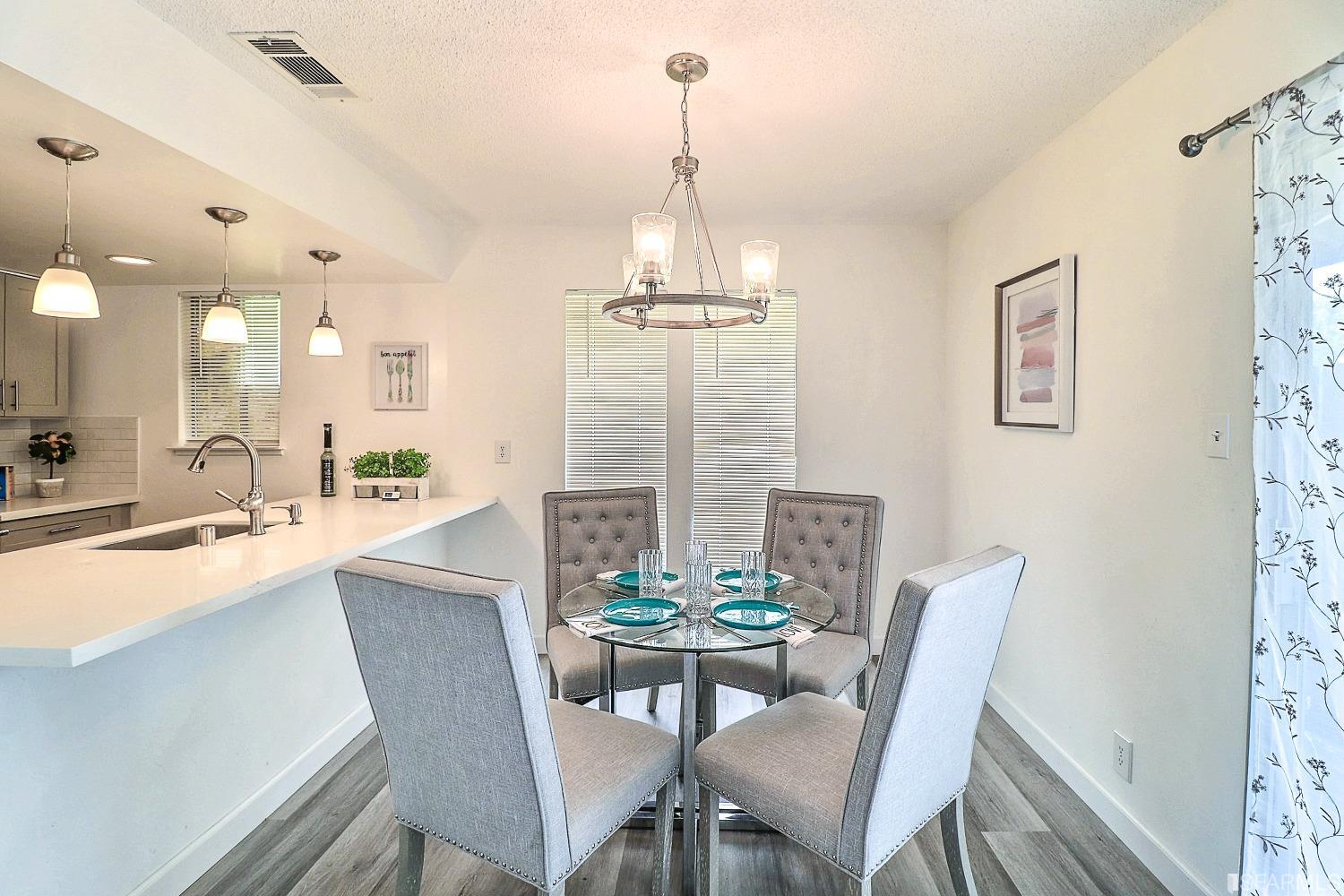 5473 Roundtree Place, Unit D Concord, CA 94521 - Photo 5 of 9