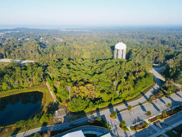 $1,200,000 | 565 Robert Smalls Parkway, Beaufort, SC 29906