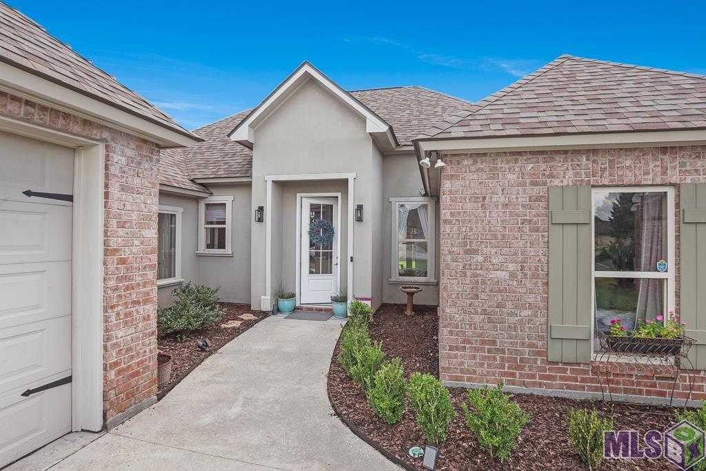 10522 Springtree Avenue Baton Rouge, LA 70810 - Photo 2 of 42 Gallery Image 2